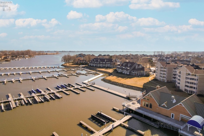 22 Marina Point Drive, Sandusky, 44870, 1 Bedroom Bedrooms, ,1 BathroomBathrooms,Residential,For Sale,Marina Point,20250799