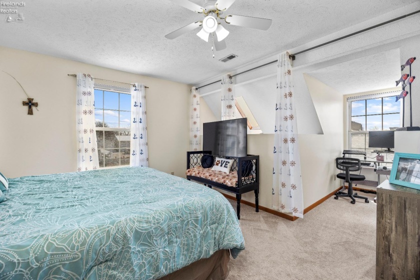 89 Schooner Point Drive, Port Clinton, 43452, 2 Bedrooms Bedrooms, ,2 BathroomsBathrooms,Residential,For Sale,Schooner Point,20250829