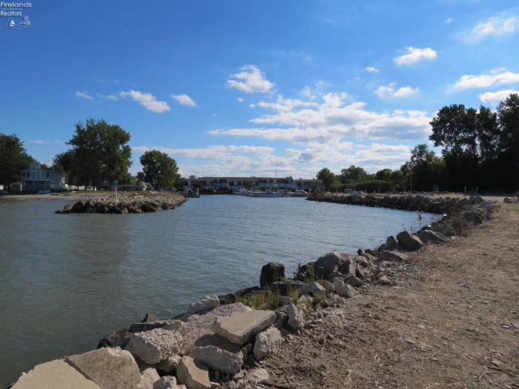 89 Schooner Point Drive, Port Clinton, 43452, 2 Bedrooms Bedrooms, ,2 BathroomsBathrooms,Residential,For Sale,Schooner Point,20250829
