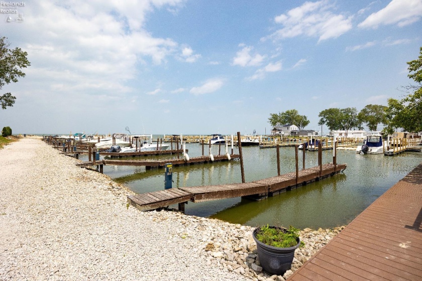 89 Schooner Point Drive, Port Clinton, 43452, 2 Bedrooms Bedrooms, ,2 BathroomsBathrooms,Residential,For Sale,Schooner Point,20250829