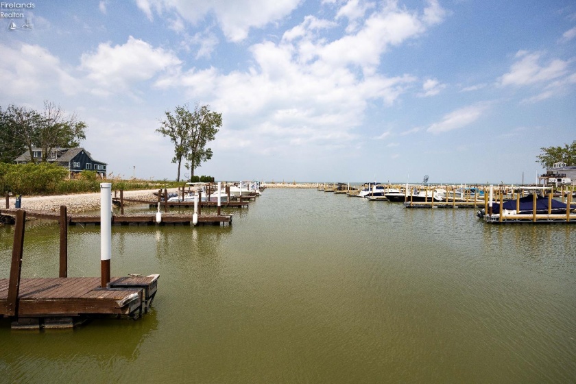 89 Schooner Point Drive, Port Clinton, 43452, 2 Bedrooms Bedrooms, ,2 BathroomsBathrooms,Residential,For Sale,Schooner Point,20250829