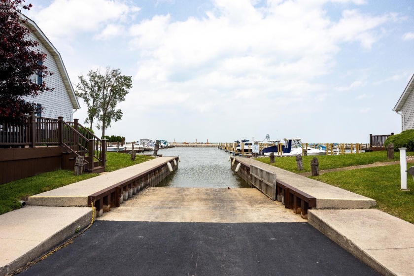 89 Schooner Point Drive, Port Clinton, 43452, 2 Bedrooms Bedrooms, ,2 BathroomsBathrooms,Residential,For Sale,Schooner Point,20250829