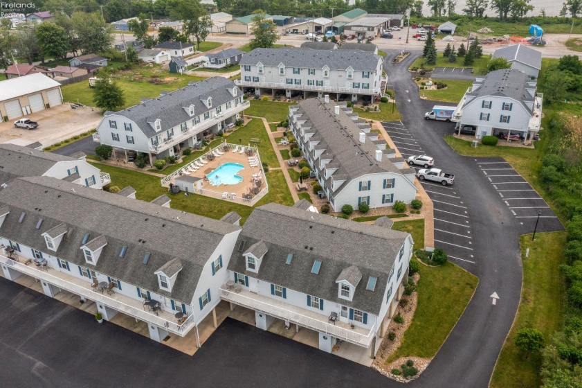 89 Schooner Point Drive, Port Clinton, 43452, 2 Bedrooms Bedrooms, ,2 BathroomsBathrooms,Residential,For Sale,Schooner Point,20250829