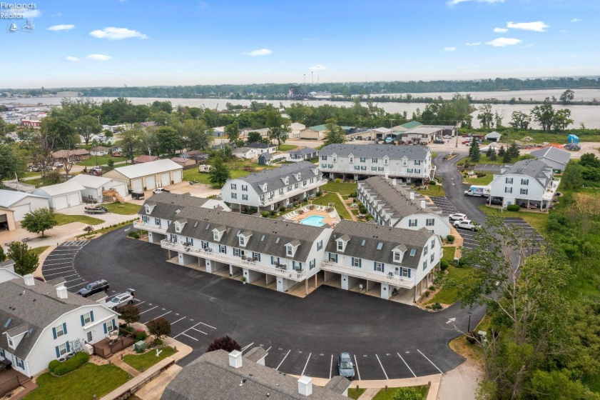 89 Schooner Point Drive, Port Clinton, 43452, 2 Bedrooms Bedrooms, ,2 BathroomsBathrooms,Residential,For Sale,Schooner Point,20250829