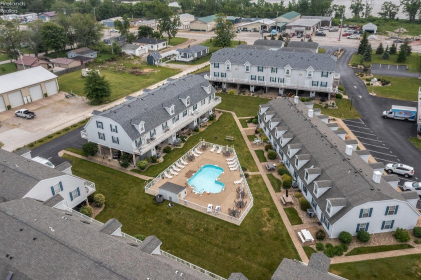 89 Schooner Point Drive, Port Clinton, 43452, 2 Bedrooms Bedrooms, ,2 BathroomsBathrooms,Residential,For Sale,Schooner Point,20250829