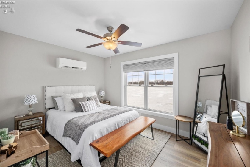545 Lakeshore Drive, Port Clinton, 43452, 3 Bedrooms Bedrooms, ,2 BathroomsBathrooms,Residential,For Sale,Lakeshore,20250858