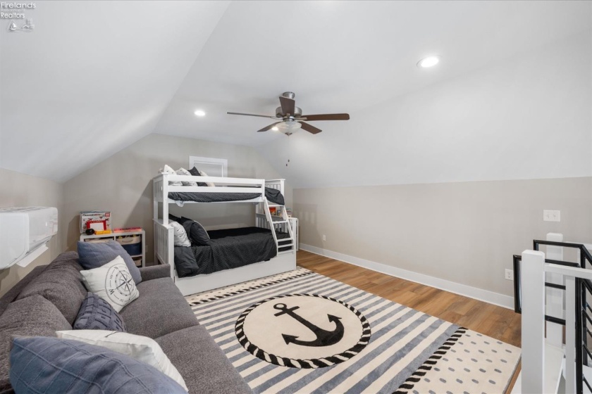 545 Lakeshore Drive, Port Clinton, 43452, 3 Bedrooms Bedrooms, ,2 BathroomsBathrooms,Residential,For Sale,Lakeshore,20250858