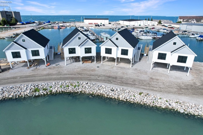 545 Lakeshore Drive, Port Clinton, 43452, 3 Bedrooms Bedrooms, ,2 BathroomsBathrooms,Residential,For Sale,Lakeshore,20250858