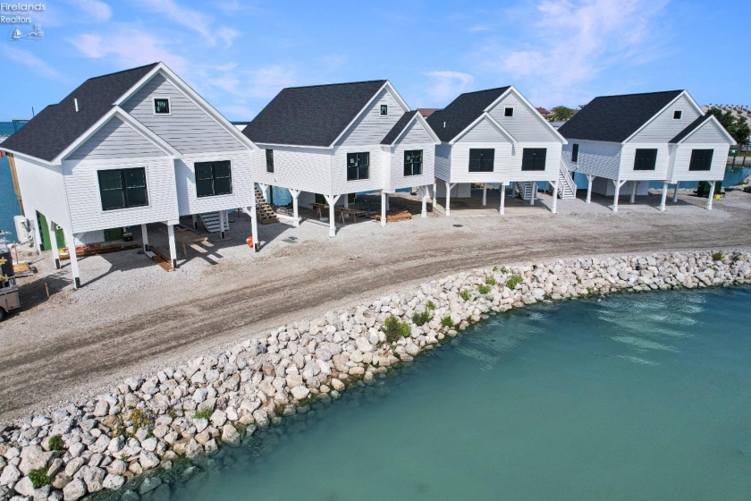 545 Lakeshore Drive, Port Clinton, 43452, 3 Bedrooms Bedrooms, ,2 BathroomsBathrooms,Residential,For Sale,Lakeshore,20250858