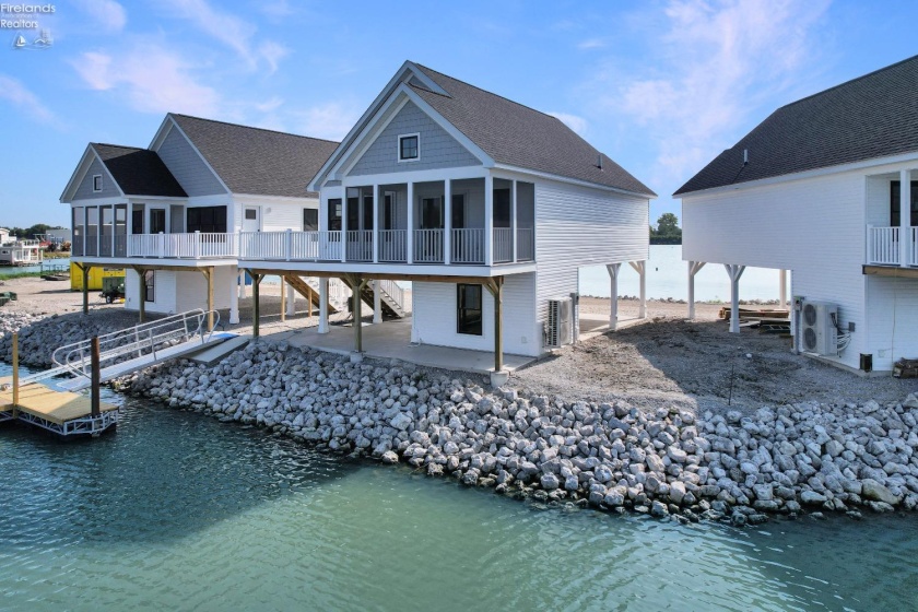 545 Lakeshore Drive, Port Clinton, 43452, 3 Bedrooms Bedrooms, ,2 BathroomsBathrooms,Residential,For Sale,Lakeshore,20250858