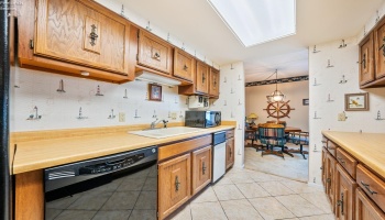 711 lakeshore, Port Clinton, 43452, 2 Bedrooms Bedrooms, ,2 BathroomsBathrooms,Residential,For Sale,lakeshore,20250658