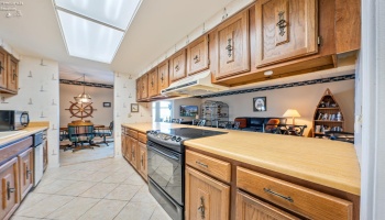 711 lakeshore, Port Clinton, 43452, 2 Bedrooms Bedrooms, ,2 BathroomsBathrooms,Residential,For Sale,lakeshore,20250658