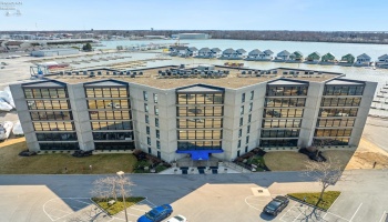 711 lakeshore, Port Clinton, 43452, 2 Bedrooms Bedrooms, ,2 BathroomsBathrooms,Residential,For Sale,lakeshore,20250658