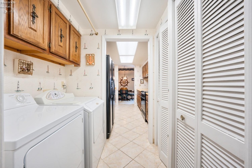 711 lakeshore, Port Clinton, 43452, 2 Bedrooms Bedrooms, ,2 BathroomsBathrooms,Residential,For Sale,lakeshore,20250658