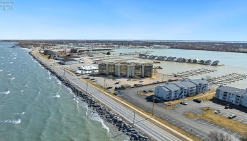 711 lakeshore, Port Clinton, 43452, 2 Bedrooms Bedrooms, ,2 BathroomsBathrooms,Residential,For Sale,lakeshore,20250658