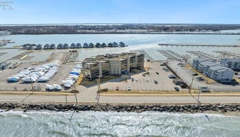711 lakeshore, Port Clinton, 43452, 2 Bedrooms Bedrooms, ,2 BathroomsBathrooms,Residential,For Sale,lakeshore,20250658