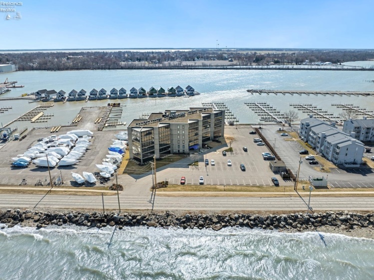 711 lakeshore, Port Clinton, 43452, 2 Bedrooms Bedrooms, ,2 BathroomsBathrooms,Residential,For Sale,lakeshore,20250658