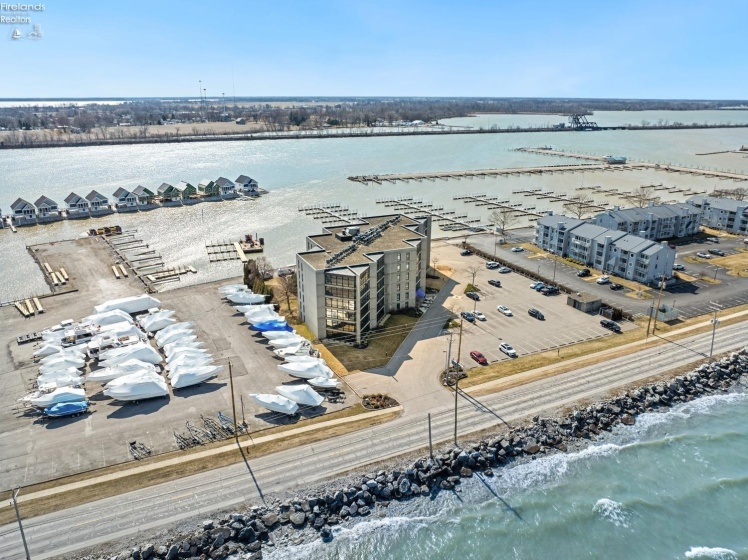 711 lakeshore, Port Clinton, 43452, 2 Bedrooms Bedrooms, ,2 BathroomsBathrooms,Residential,For Sale,lakeshore,20250658