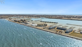711 lakeshore, Port Clinton, 43452, 2 Bedrooms Bedrooms, ,2 BathroomsBathrooms,Residential,For Sale,lakeshore,20250658