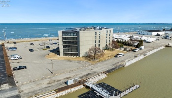 711 lakeshore, Port Clinton, 43452, 2 Bedrooms Bedrooms, ,2 BathroomsBathrooms,Residential,For Sale,lakeshore,20250658