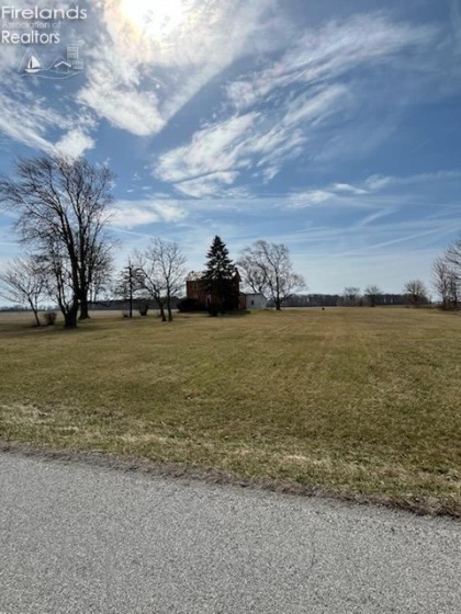 8090 County Road 18, Fostoria, 44830, 4 Bedrooms Bedrooms, ,1 BathroomBathrooms,Residential,For Sale,County Road 18,20250959