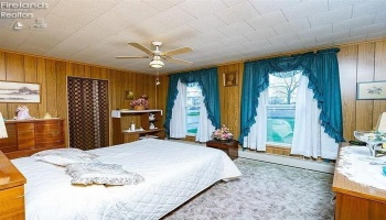 201 Center Street, Fostoria, 44830, ,Multiple Units,For Sale,Center,20250996