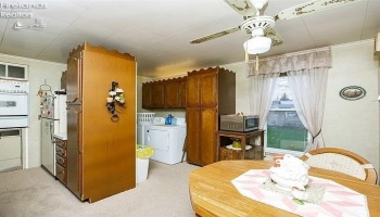 201 Center Street, Fostoria, 44830, ,Multiple Units,For Sale,Center,20250996