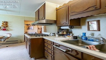201 Center Street, Fostoria, 44830, ,Multiple Units,For Sale,Center,20250996