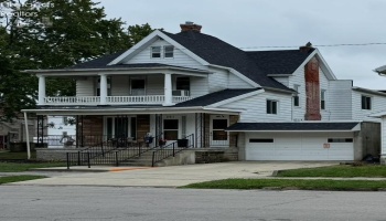 201 Center Street, Fostoria, 44830, ,Multiple Units,For Sale,Center,20250996