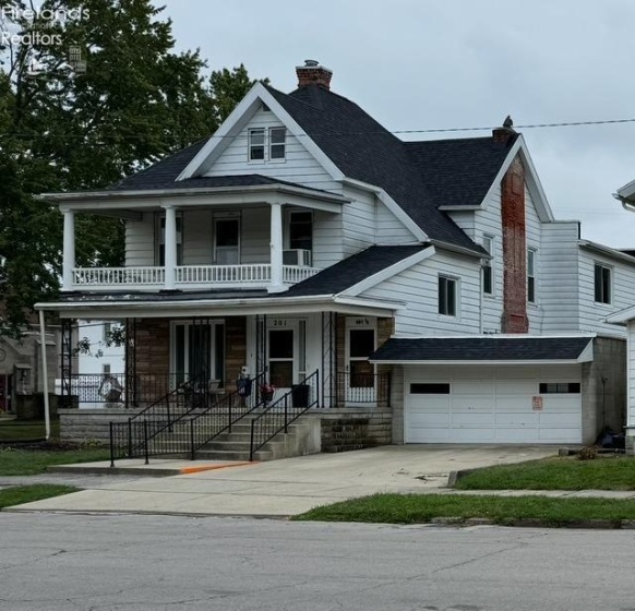 201 Center Street, Fostoria, 44830, ,Multiple Units,For Sale,Center,20250996