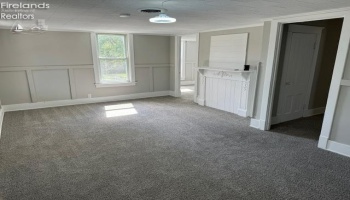 201 Center Street, Fostoria, 44830, ,Multiple Units,For Sale,Center,20250996