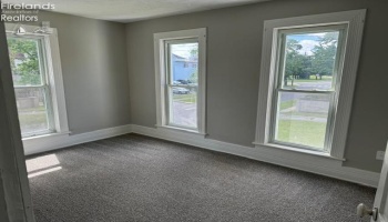 201 Center Street, Fostoria, 44830, ,Multiple Units,For Sale,Center,20250996