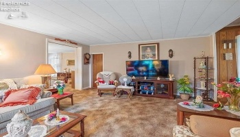 201 Center Street, Fostoria, 44830, ,Multiple Units,For Sale,Center,20250996