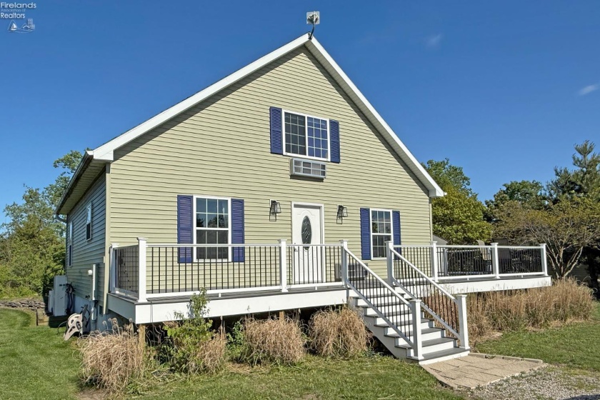 203 Lower Cliff Drive, Kelleys Island, 43438, 4 Bedrooms Bedrooms, ,2 BathroomsBathrooms,Residential,For Sale,Lower Cliff,20251014