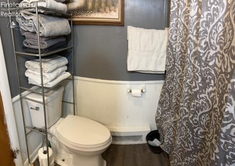 321 Elwood Avenue, Fostoria, 44830, 3 Bedrooms Bedrooms, ,2 BathroomsBathrooms,Residential,For Sale,Elwood,20250973