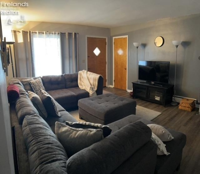 321 Elwood Avenue, Fostoria, 44830, 3 Bedrooms Bedrooms, ,2 BathroomsBathrooms,Residential,For Sale,Elwood,20250973