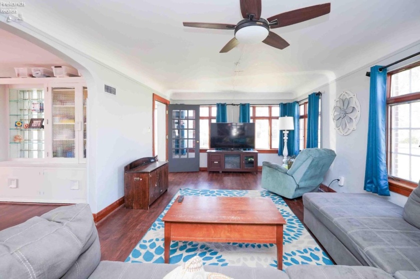 754 Barker Road, Fremont, 43420, 3 Bedrooms Bedrooms, ,2 BathroomsBathrooms,Residential,For Sale,Barker,20250988