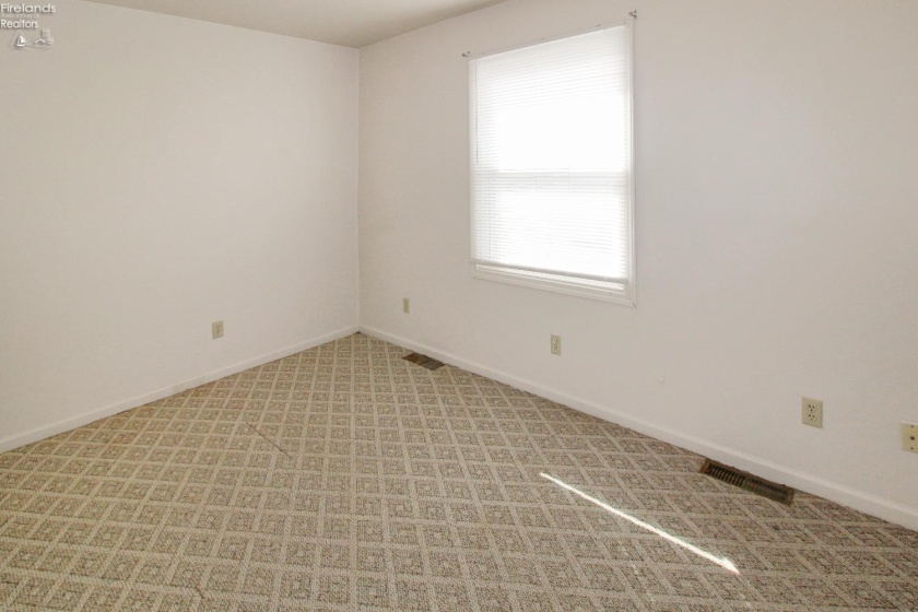424 Short Street, Port Clinton, 43452, 3 Bedrooms Bedrooms, ,2 BathroomsBathrooms,Residential,For Sale,Short,20251044