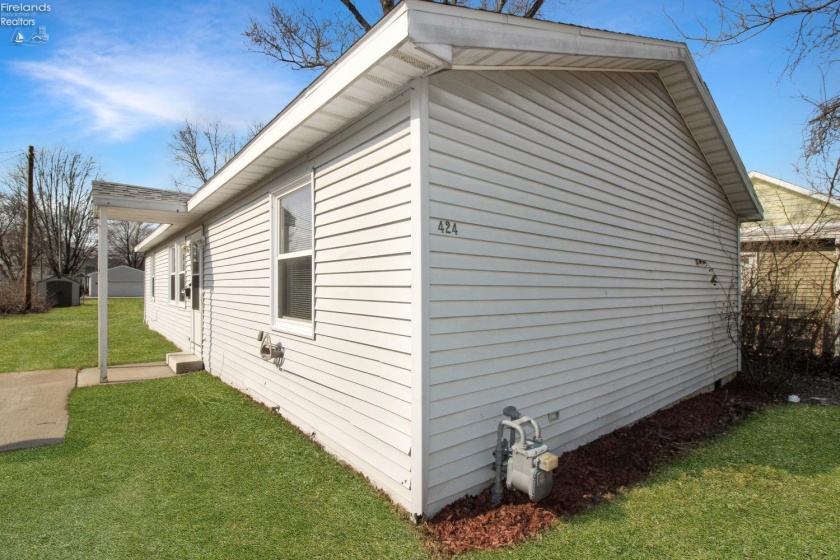 424 Short Street, Port Clinton, 43452, 3 Bedrooms Bedrooms, ,2 BathroomsBathrooms,Residential,For Sale,Short,20251044