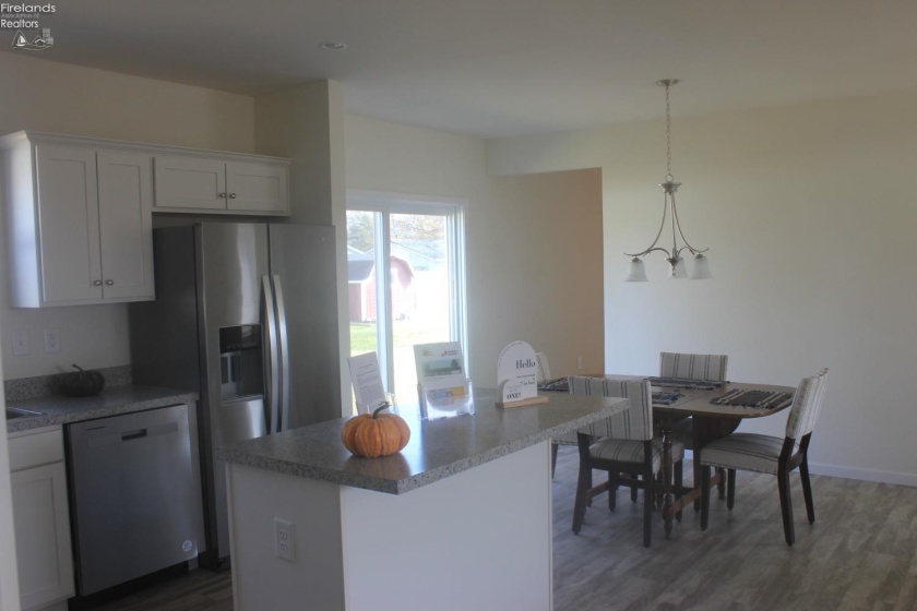 303 Caleb Drive, Fremont, 43420, 3 Bedrooms Bedrooms, ,2 BathroomsBathrooms,Residential,For Sale,Caleb,20251047