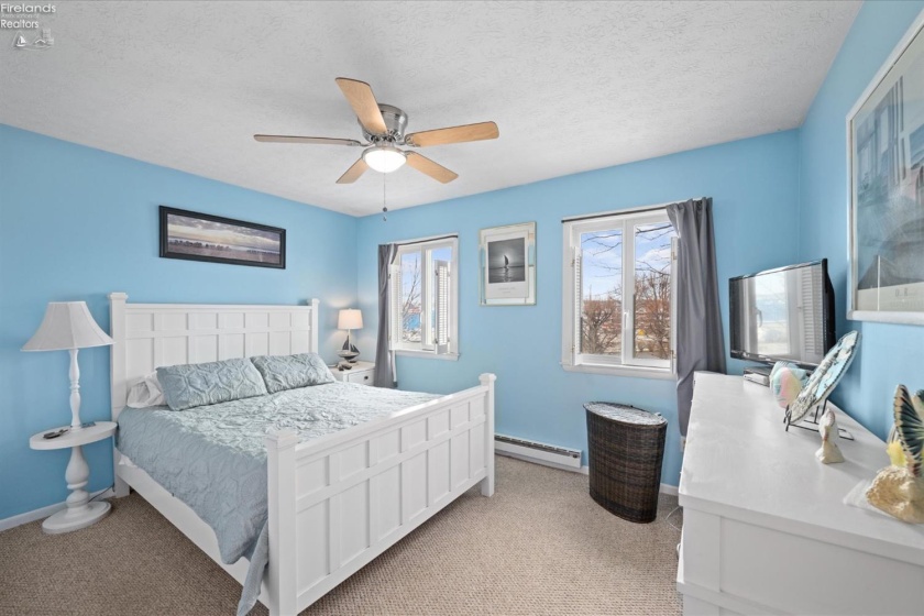 220 Lakeshore Drive, Port Clinton, 43452, 1 Bedroom Bedrooms, ,1 BathroomBathrooms,Residential,For Sale,Lakeshore,20250955