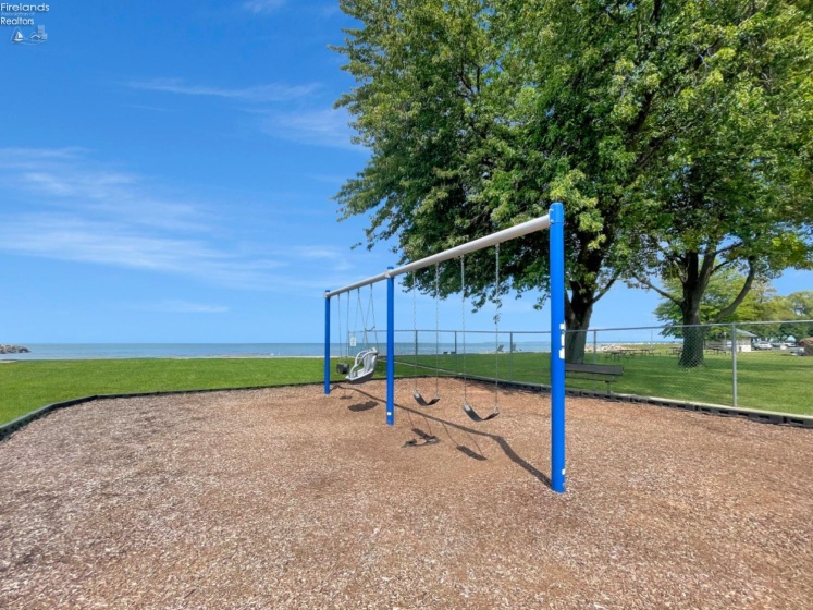 220 Lakeshore Drive, Port Clinton, 43452, 1 Bedroom Bedrooms, ,1 BathroomBathrooms,Residential,For Sale,Lakeshore,20250955