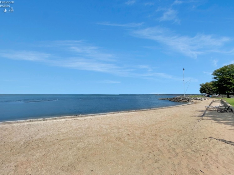 220 Lakeshore Drive, Port Clinton, 43452, 1 Bedroom Bedrooms, ,1 BathroomBathrooms,Residential,For Sale,Lakeshore,20250955