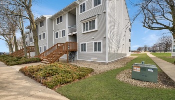 220 Lakeshore Drive, Port Clinton, 43452, 1 Bedroom Bedrooms, ,1 BathroomBathrooms,Residential,For Sale,Lakeshore,20250955