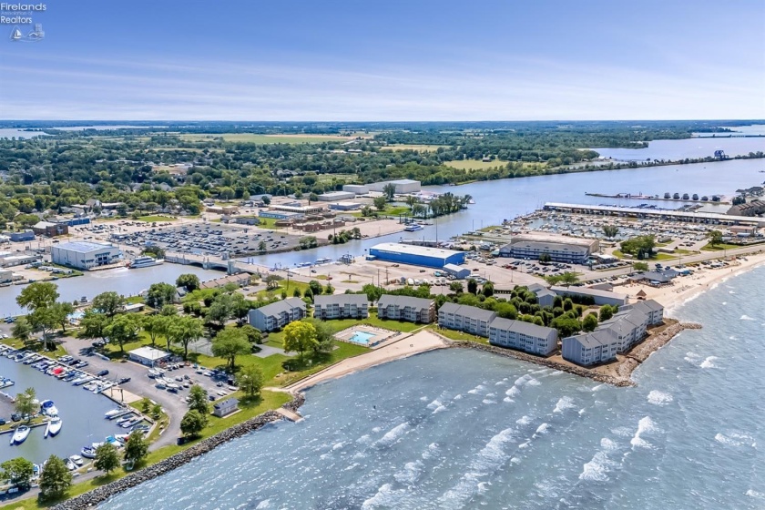 220 Lakeshore Drive, Port Clinton, 43452, 1 Bedroom Bedrooms, ,1 BathroomBathrooms,Residential,For Sale,Lakeshore,20250955