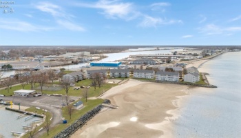 220 Lakeshore Drive, Port Clinton, 43452, 1 Bedroom Bedrooms, ,1 BathroomBathrooms,Residential,For Sale,Lakeshore,20250955