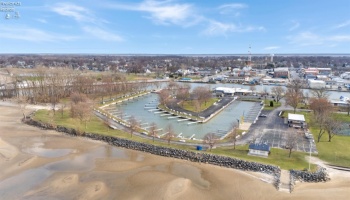 220 Lakeshore Drive, Port Clinton, 43452, 1 Bedroom Bedrooms, ,1 BathroomBathrooms,Residential,For Sale,Lakeshore,20250955