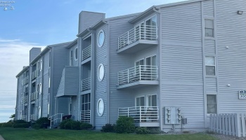 304 Clinton Reef Drive, Port Clinton, 43452, 2 Bedrooms Bedrooms, ,2 BathroomsBathrooms,Residential,For Sale,Clinton Reef,20251052