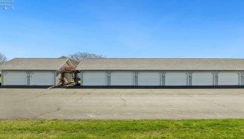 Extra garage!