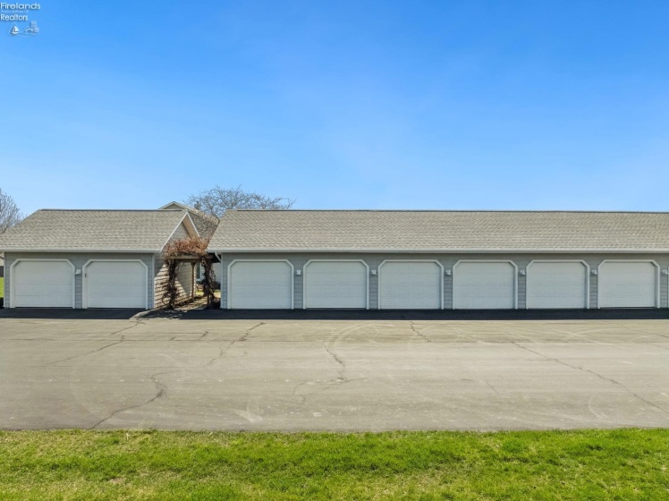 Extra garage!